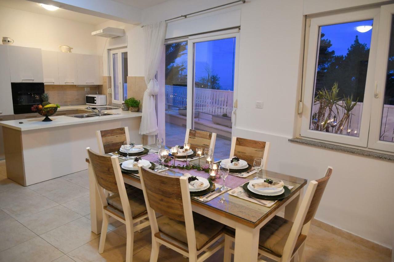 Apartment Libra With Sea View Opatija Exteriér fotografie